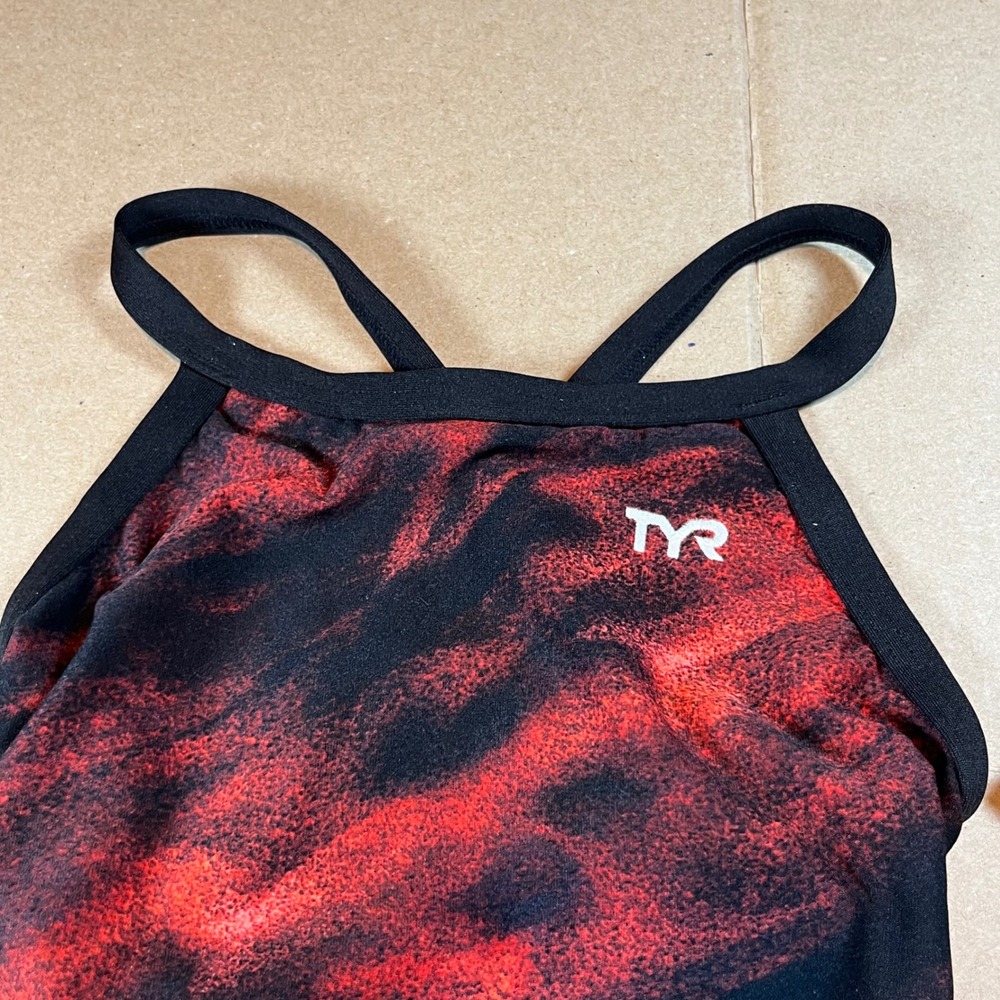 TYR Durafast Elite Diamondfit Soren Swimsuit Red Black DSOR7Y Size 22 NWT - Picture 3 of 4